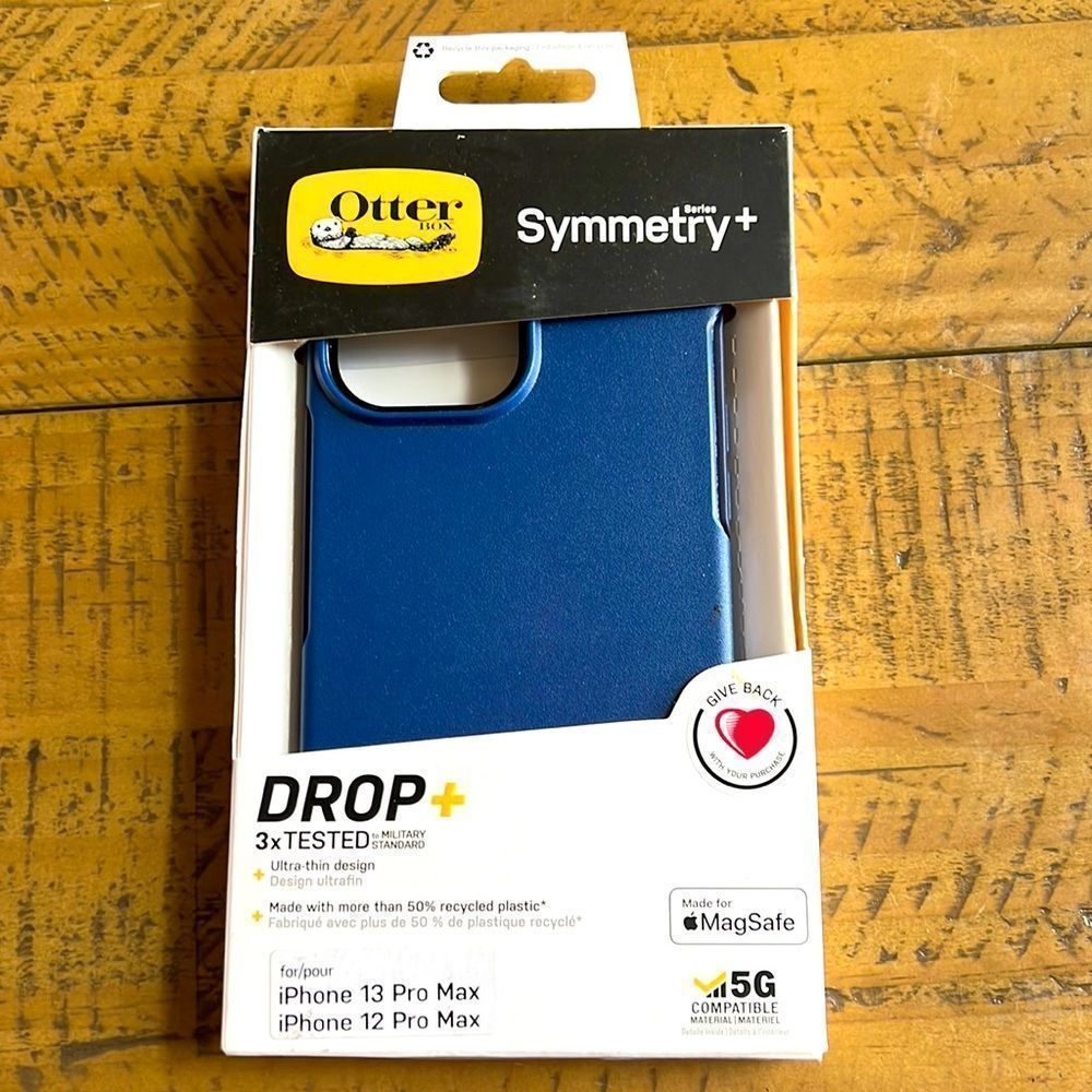 🎈Host Pick 🎈Otter + Pop Symmetry Series Case in blue